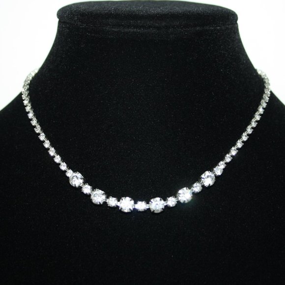 Beautiful vintage silver and rhinestone necklace - Picture 1 of 3